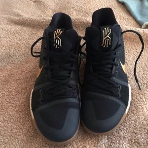Kyrie Irving Nike signature shoe size 12
